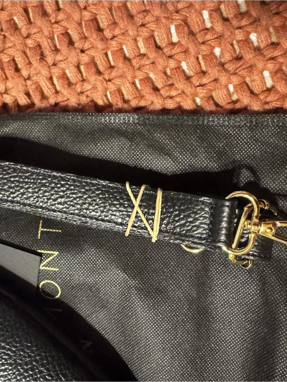 Elie Beaumont Black Leather Crossbody Pouch